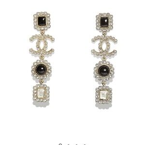 CHANEL earrings EXCELLENT condition